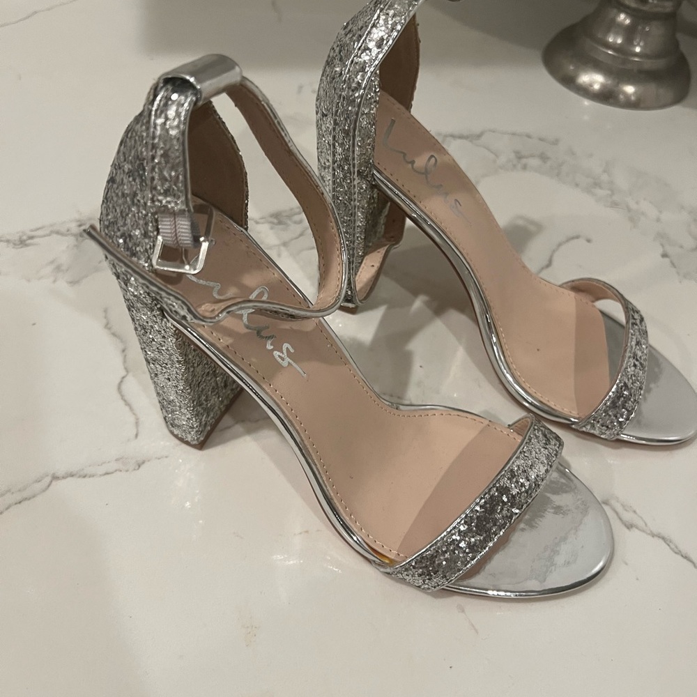 Lulu Silver Heels - New no Tags - Picture 3 of 5